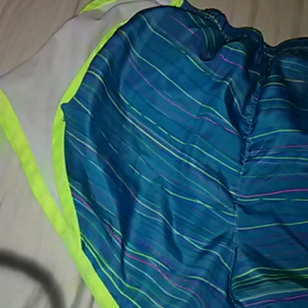 Running shorts - Picture 3 of 3